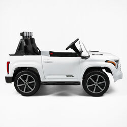 Автомобіль електричний JOY TR-6801/77 (1) мотори 2*45W (2WD), акумулятор 24V5Ah, пульт дистанційного керування, Bluetooth, в коробці