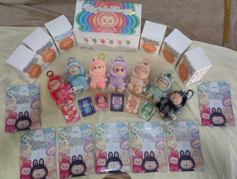 М`яка іграшка-брелок M 19803 (240) ЦІНА ЗА 1 ШТУКУ, висота героя 16 см, карабін, стопи та долоні обертаються, в коробці, ВИДАЄТЬСЯ МІКС 