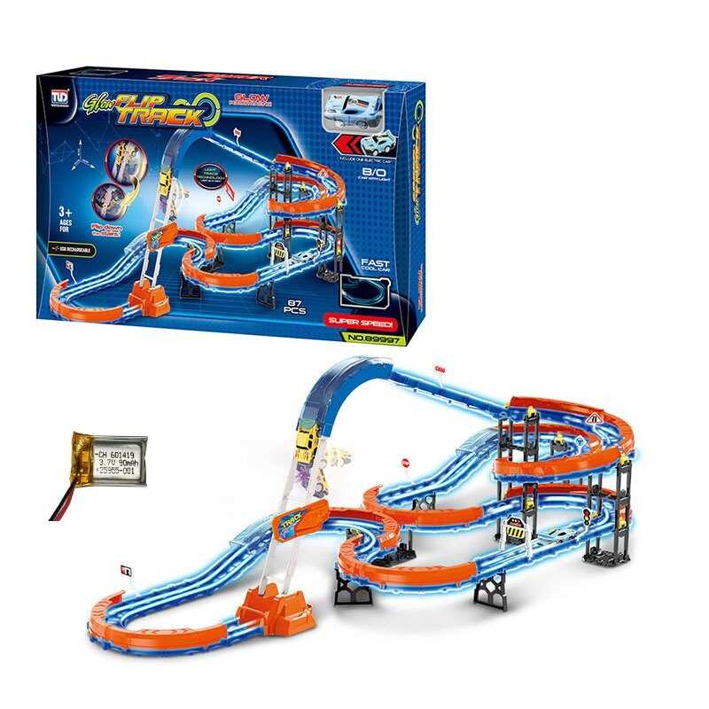Трек 89997 (18) 87 елементів, машинка із вбудованим акумулятором, підсвічування, світиться у темряві, трюки, муляжі оточення, в коробці