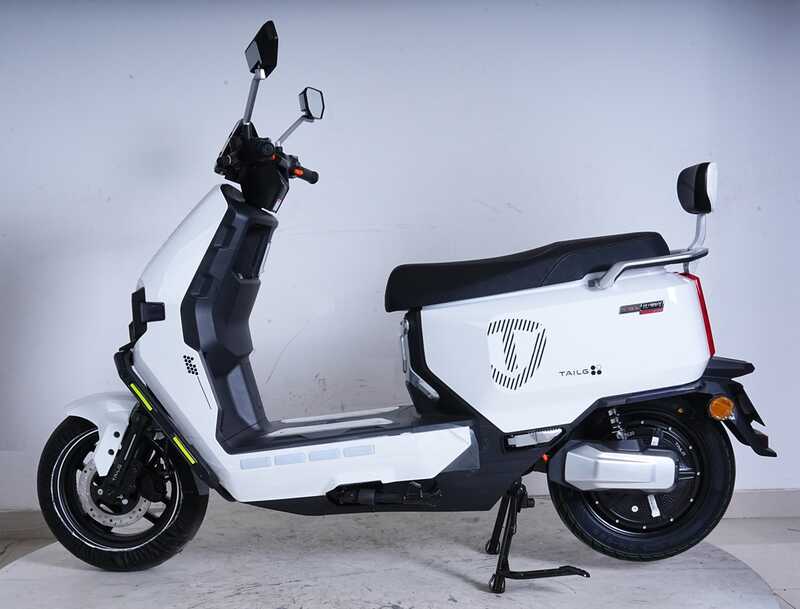 Електричний мопед Tailg F-55/C03 (1) двигун 2000W, акумулятор графеновий 72V/38Ah, в коробці
