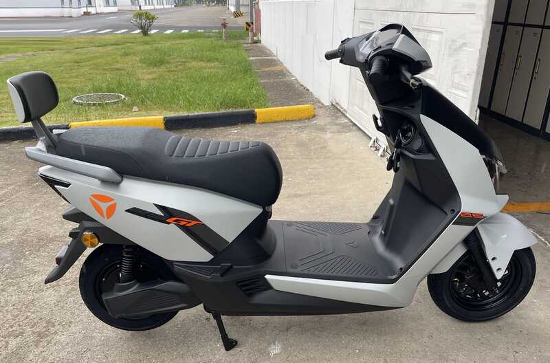 Електричний мопед Yadea GT25/058 (1) двигун 1400W, акумулятор графеновий 72V/23Ah, в коробці