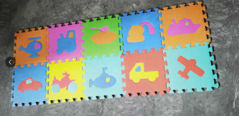 Килимок-пазл M 20356 (24) 10 м`яких елементів, матеріал: EVA, розмір пазла: 29.5x29.5х0.8 см, фігурка в центрі витягується, в плівці