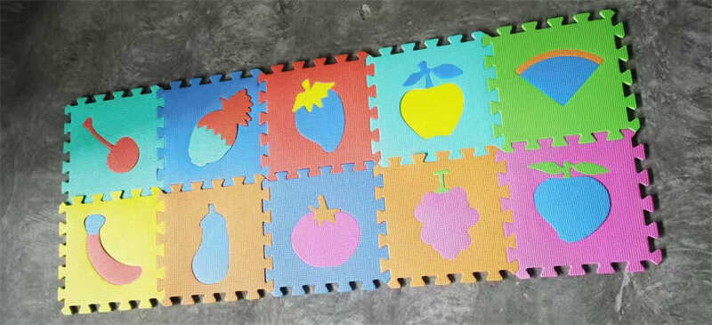 Килимок-пазл M 20357 (24) 10 м`яких елементів, матеріал: EVA, розмір пазла: 29.5x29.5х0.8 см, фігурка в центрі витягується, в плівці